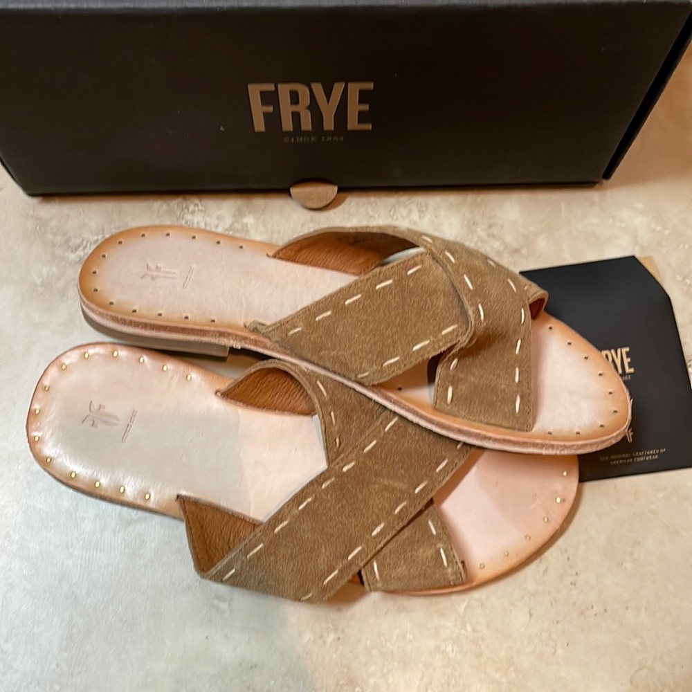 Frye Avery sandals tan